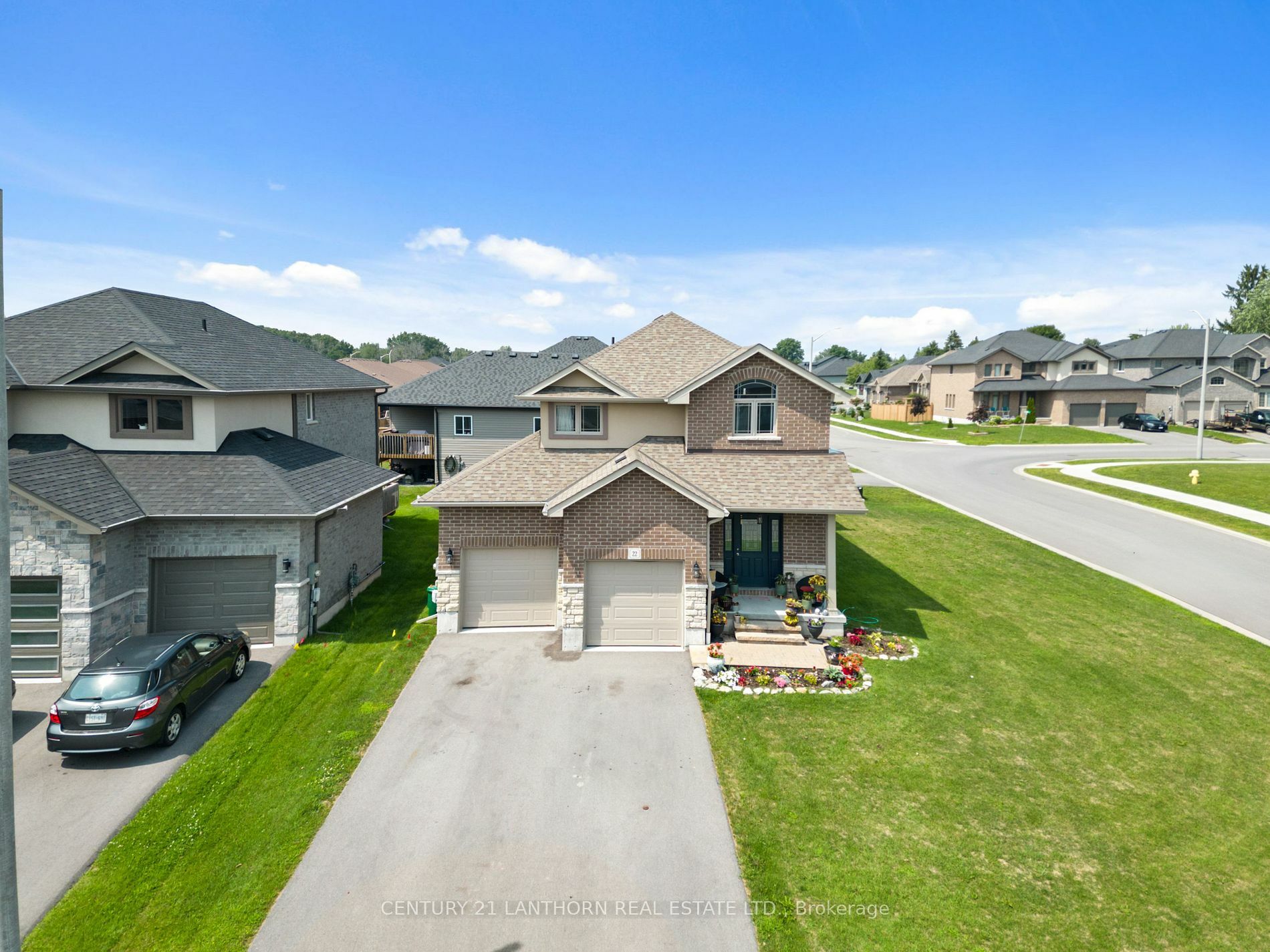 Property Photo:  22 Cottonwood Dr  ON K8N 0J2 