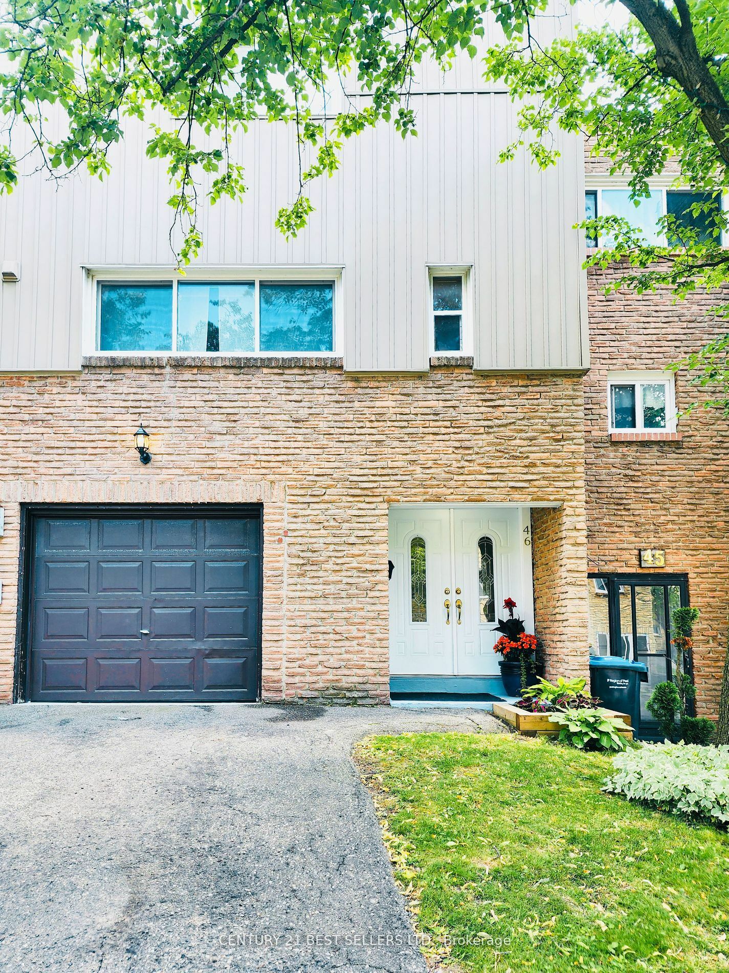 Property Photo:  400 Bloor St 46  ON L5A 3M8 