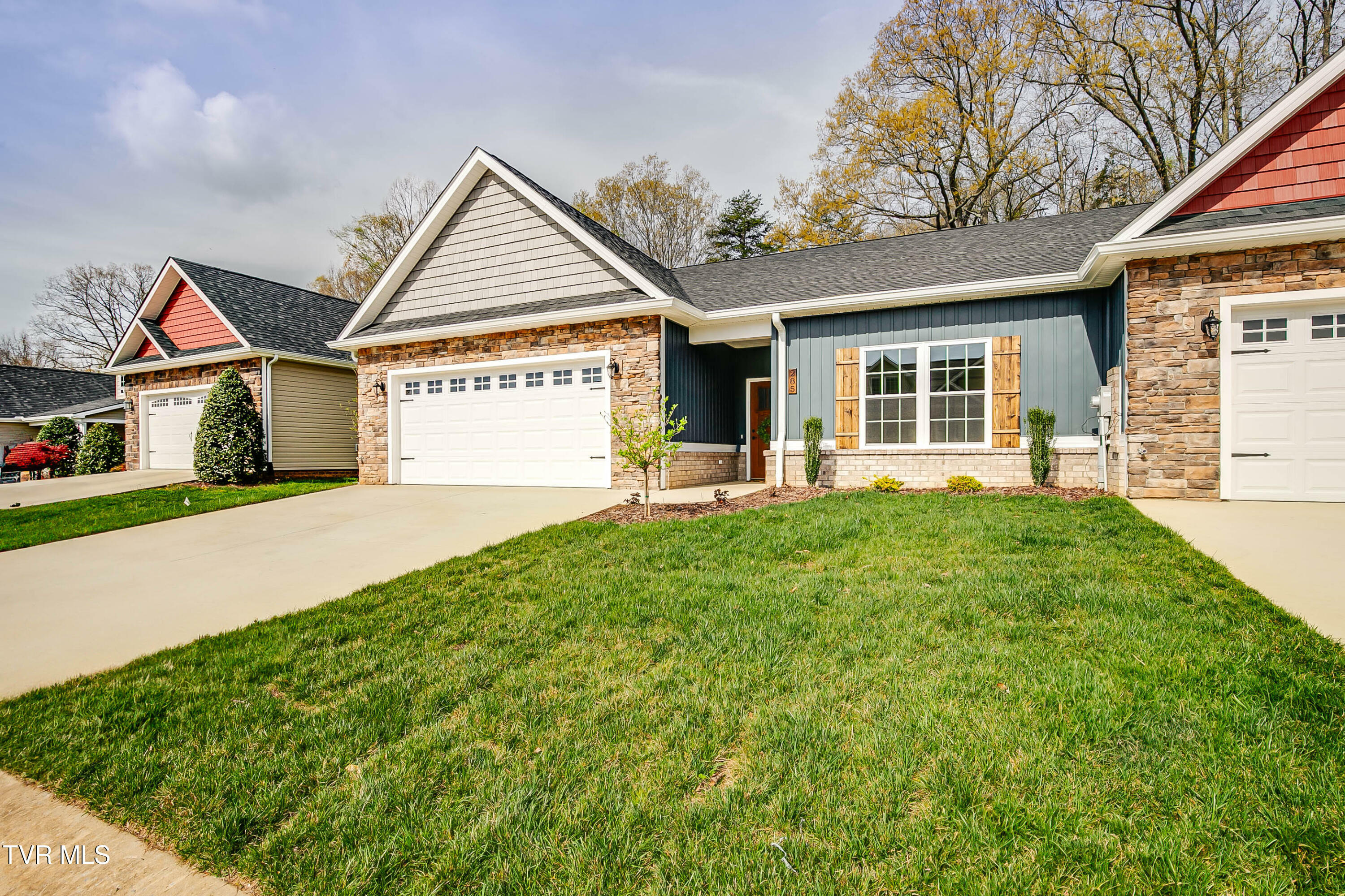 Property Photo: 309 Piper Glen TN 37615