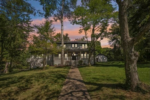 Property Photo:  3252 Comanche Rd  PA 15241 