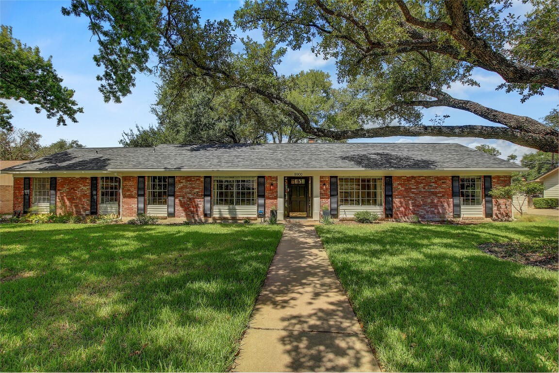 Property Photo:  8800 Balcones Club Drive  TX 78750 