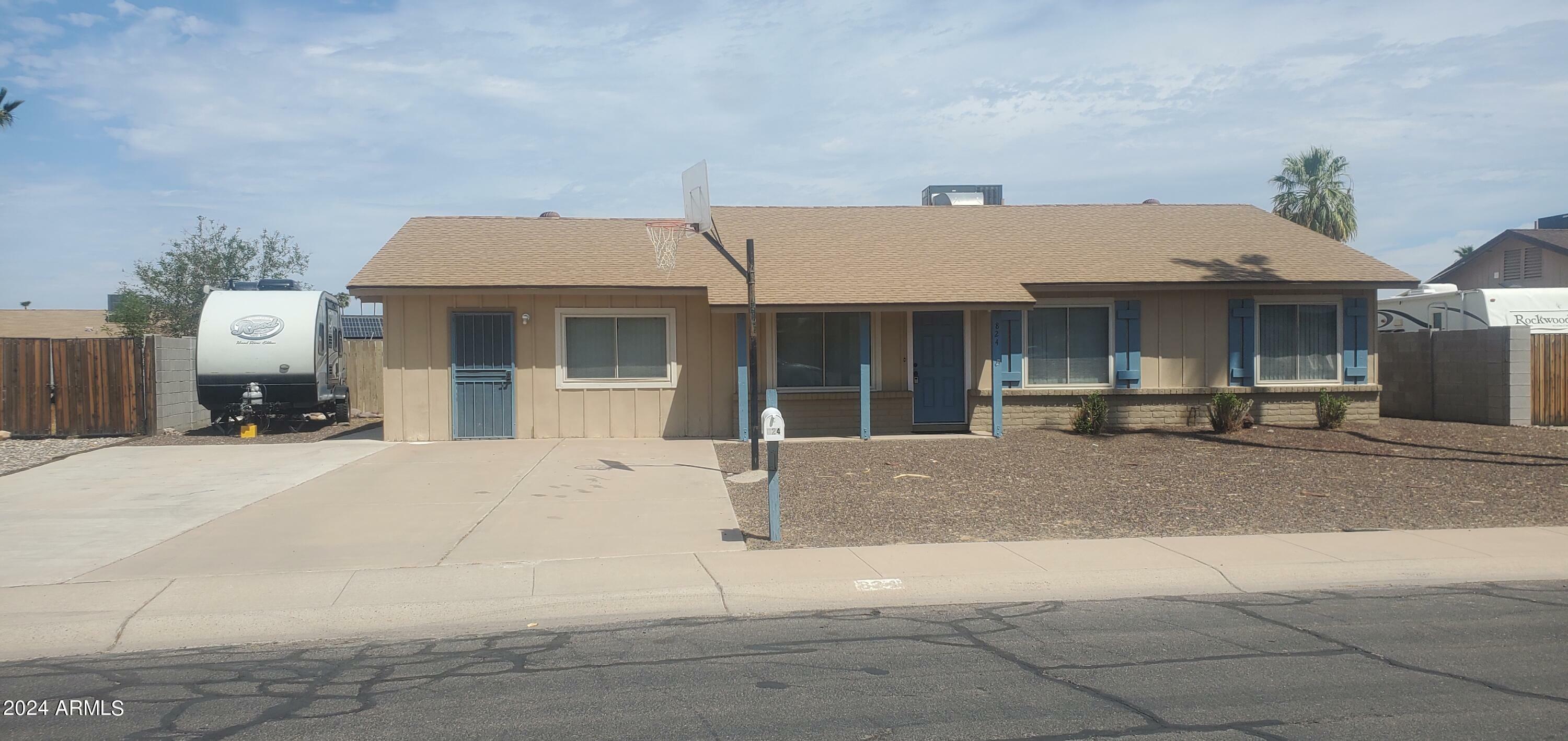 Property Photo:  824 W Fordham Drive  AZ 85283 