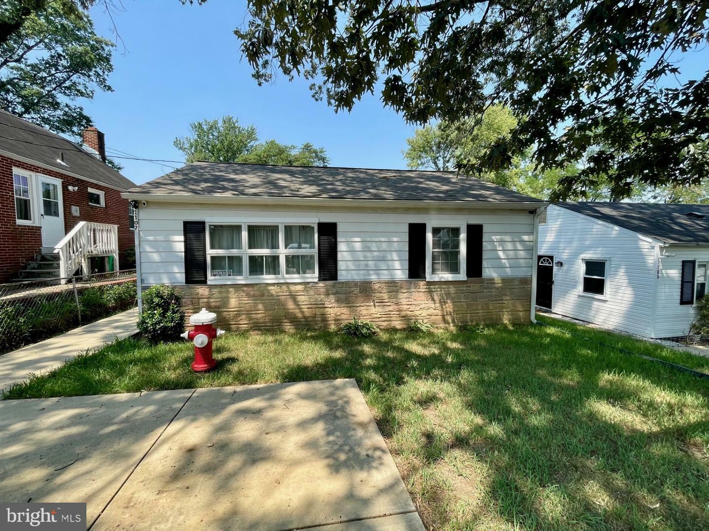 Property Photo:  1107 Kayak Avenue  MD 20743 