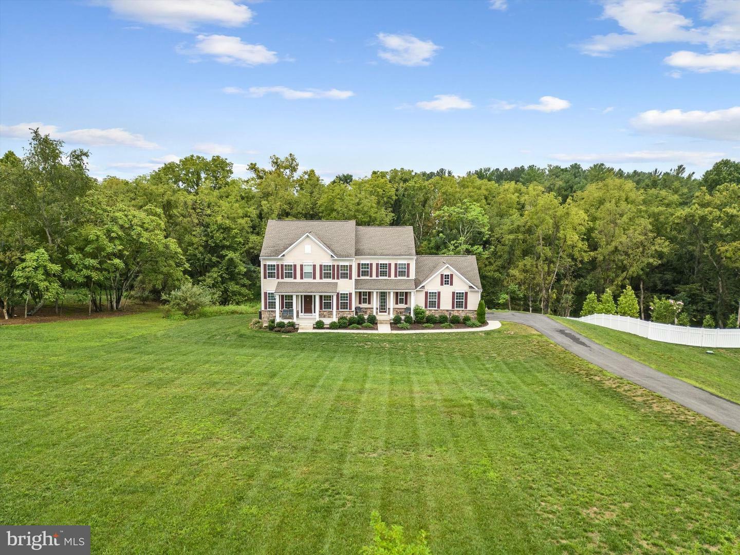 Property Photo: 17815 Morning Bird Place VA 20132