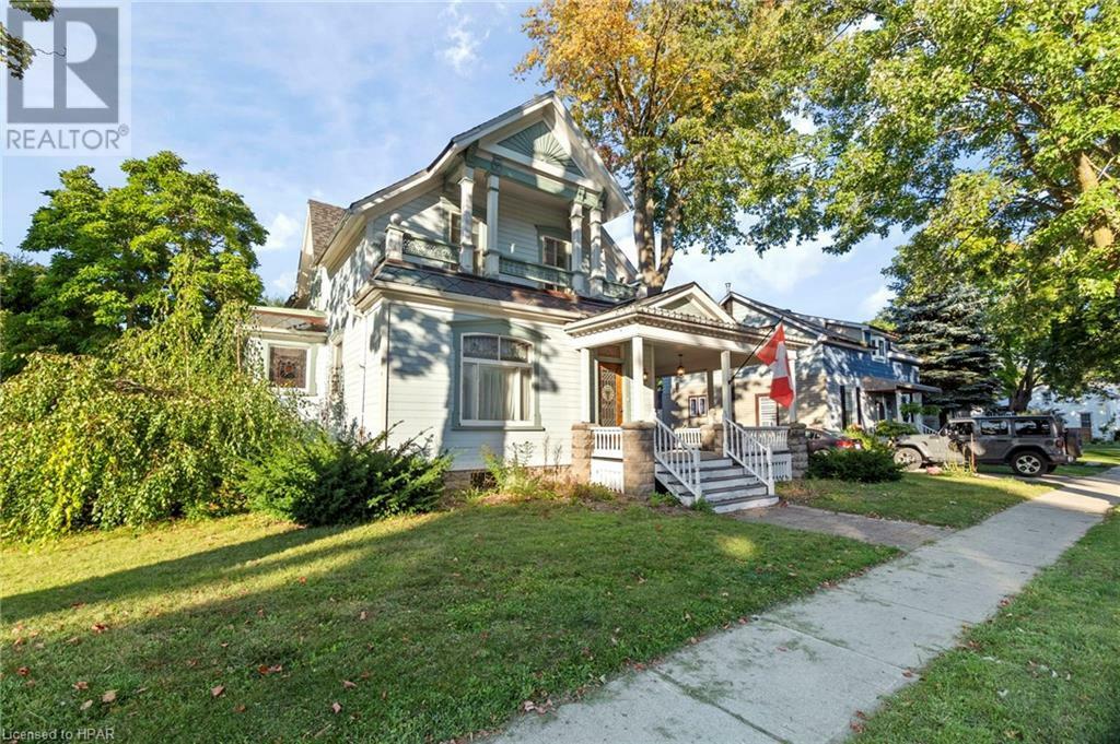 Property Photo:  116 Goderich Street West  ON N0K 1W0 