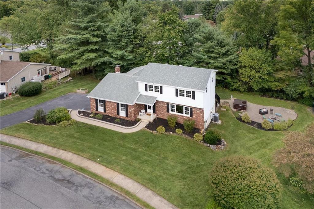 Property Photo:  76 Hillcrest Drive South  PA 18062 