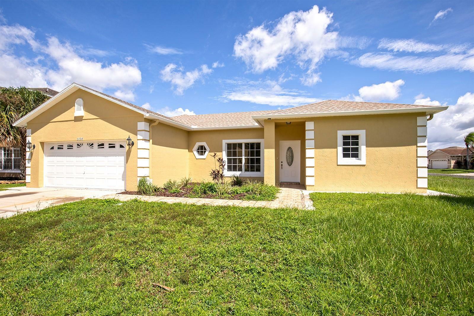 Property Photo:  2526 Jasmine Trace Drive  FL 34758 