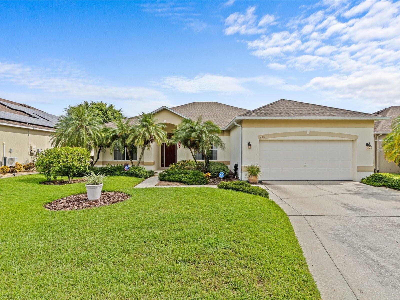 Property Photo:  308 Boxwood Drive  FL 33837 