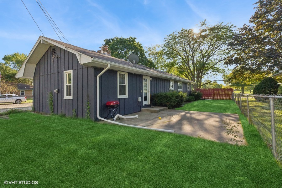 Property Photo:  1006 Lehnertz Avenue  IL 60505 