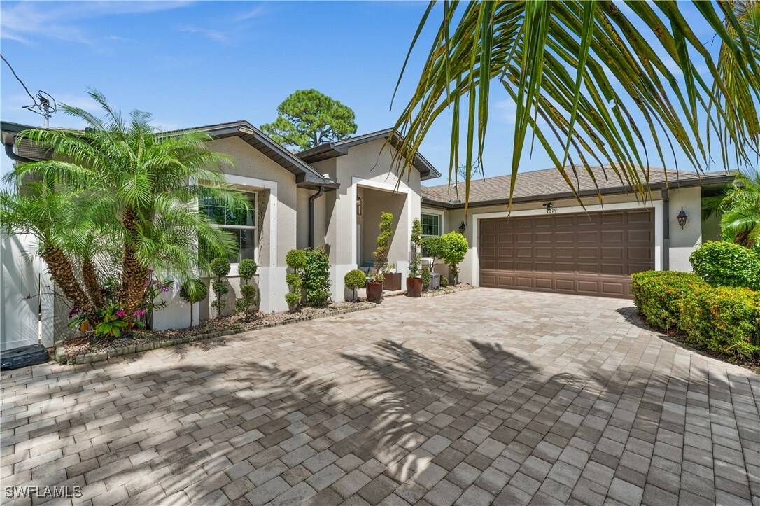 Property Photo:  1019 Alaska Avenue  FL 33971 