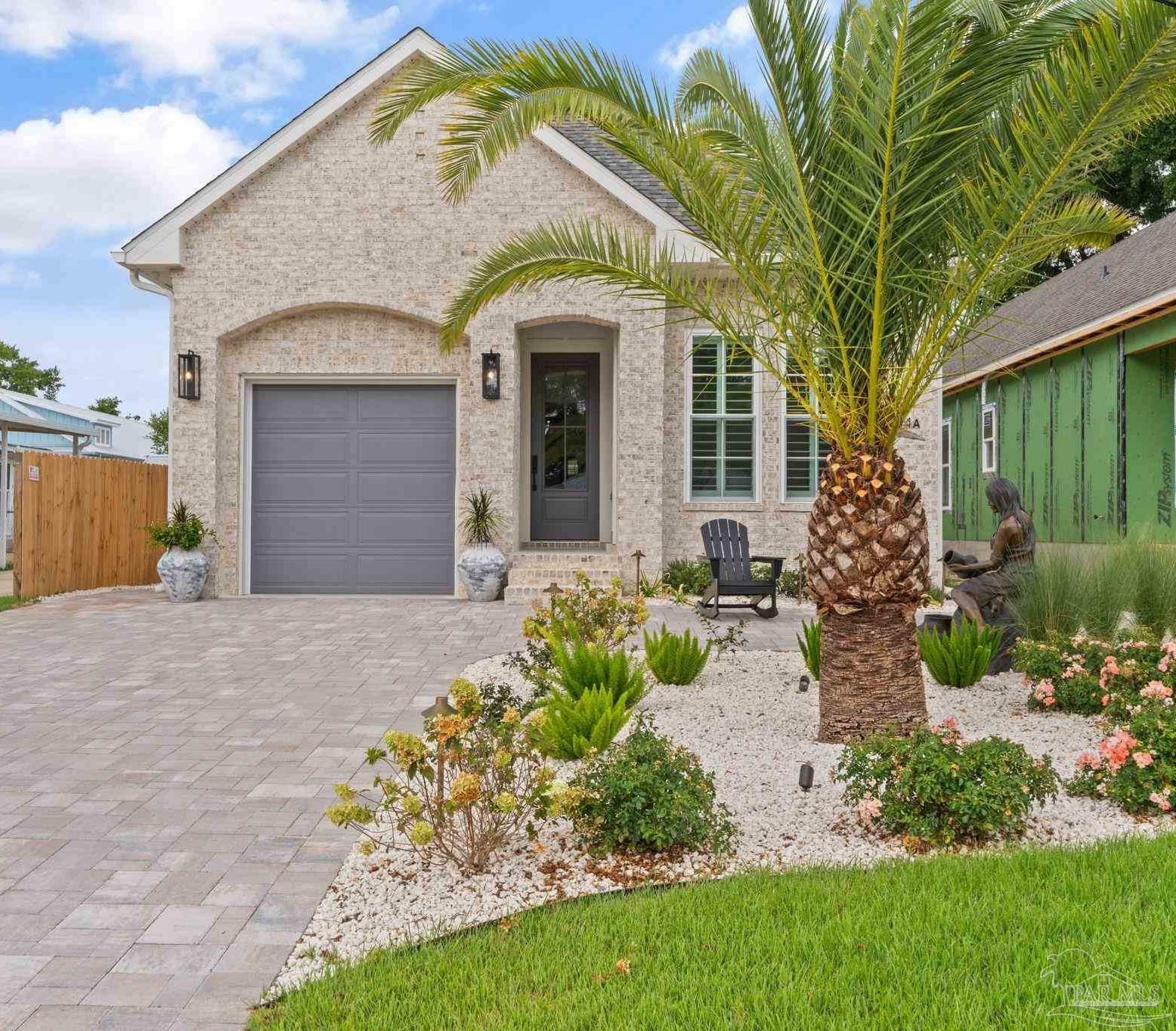 Property Photo:  3104 A E Avery St A  FL 32503 