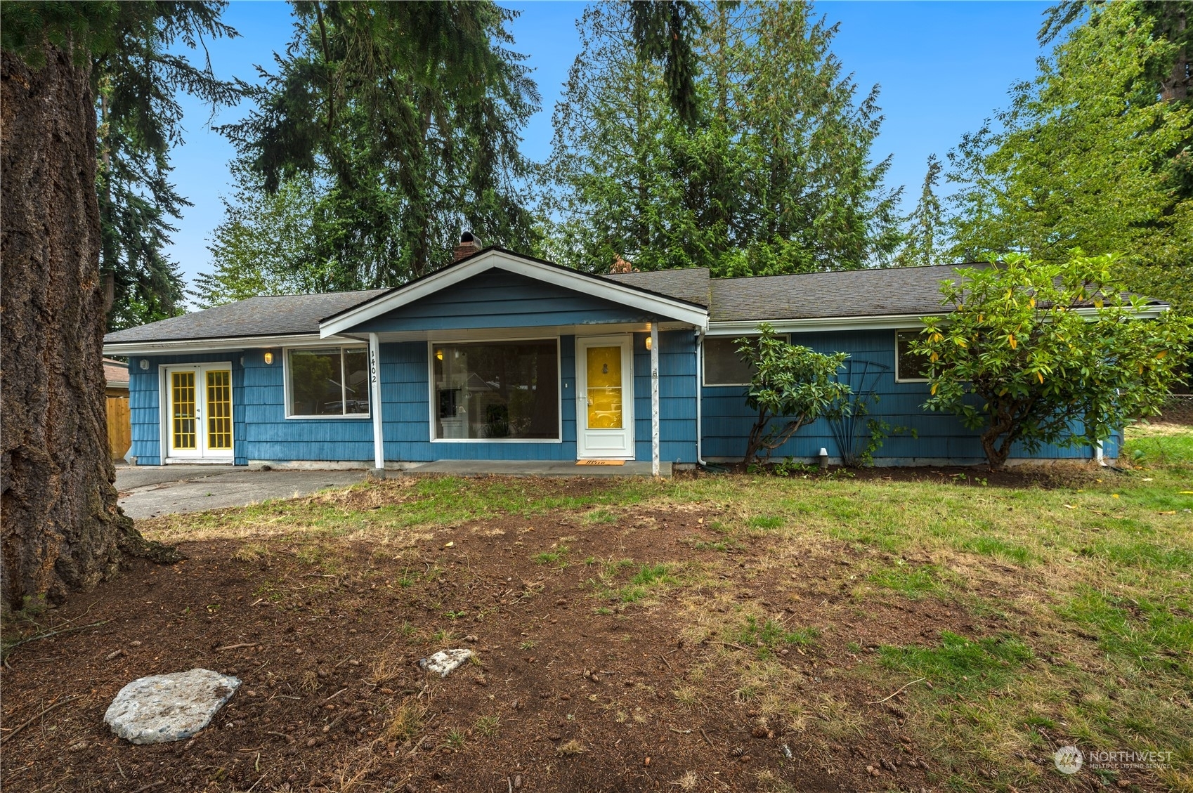 Property Photo:  1402 N 136th Street  WA 98133 