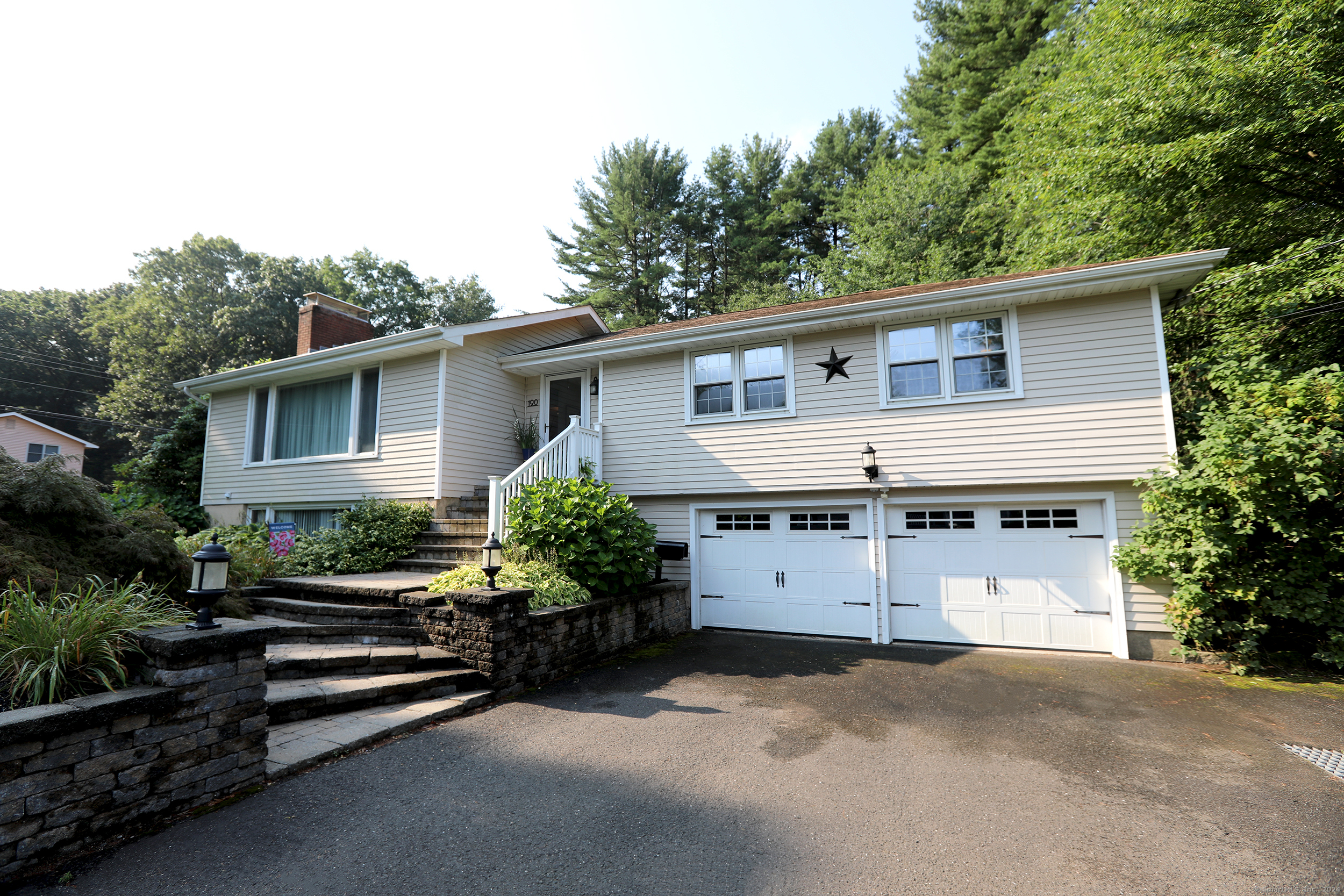 Property Photo:  190 Valley View Drive  CT 06074 