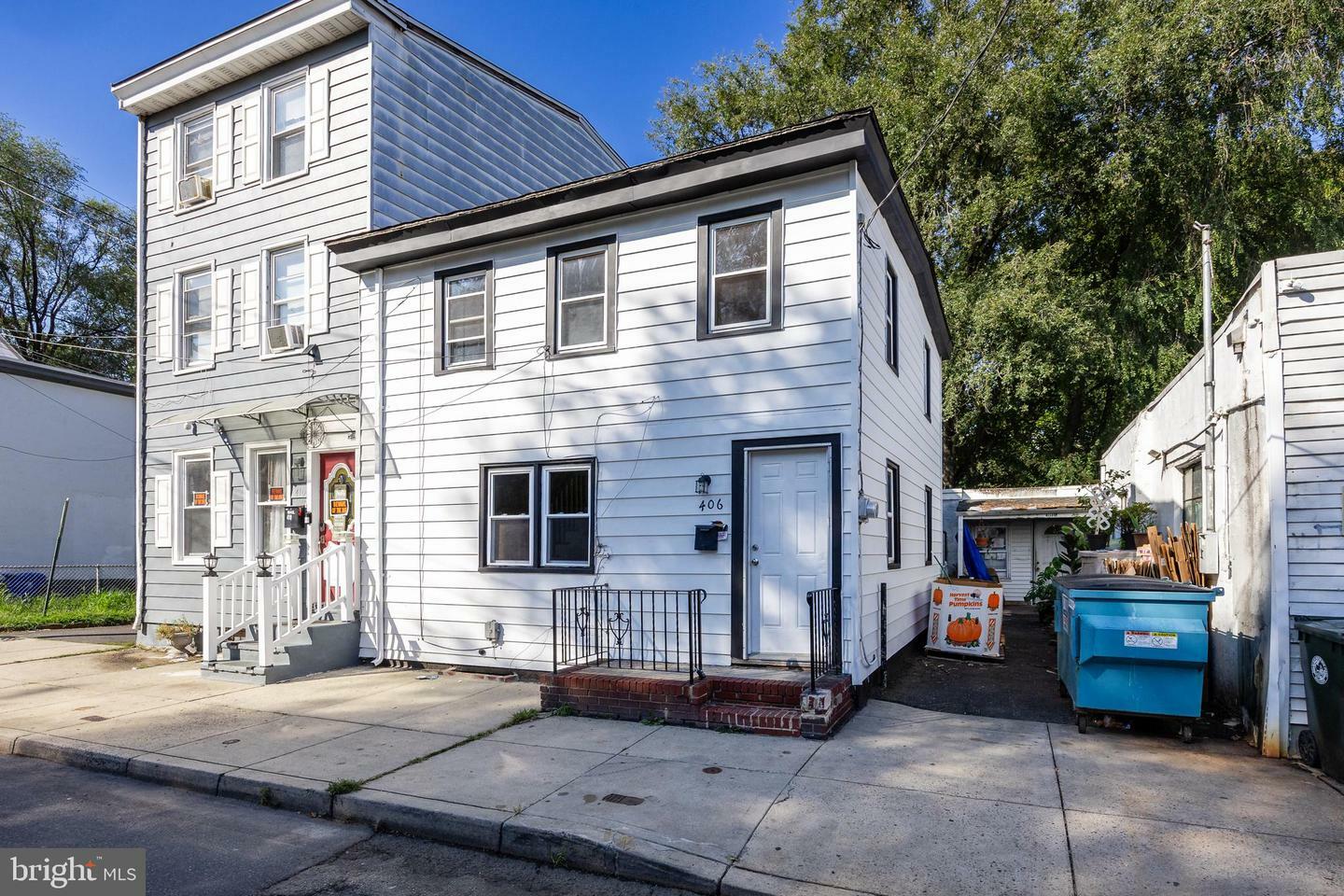 Property Photo:  406 York Street  NJ 08016 