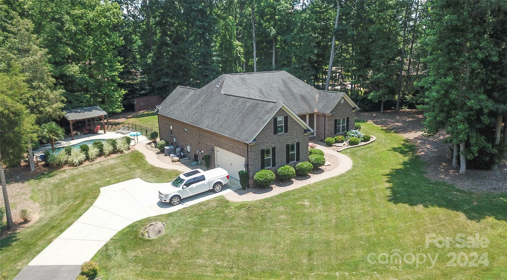 Property Photo:  860 Arrow Point Lane  NC 28036 