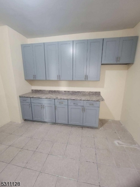 Property Photo:  272 Littleton Ave 1  NJ 07103 