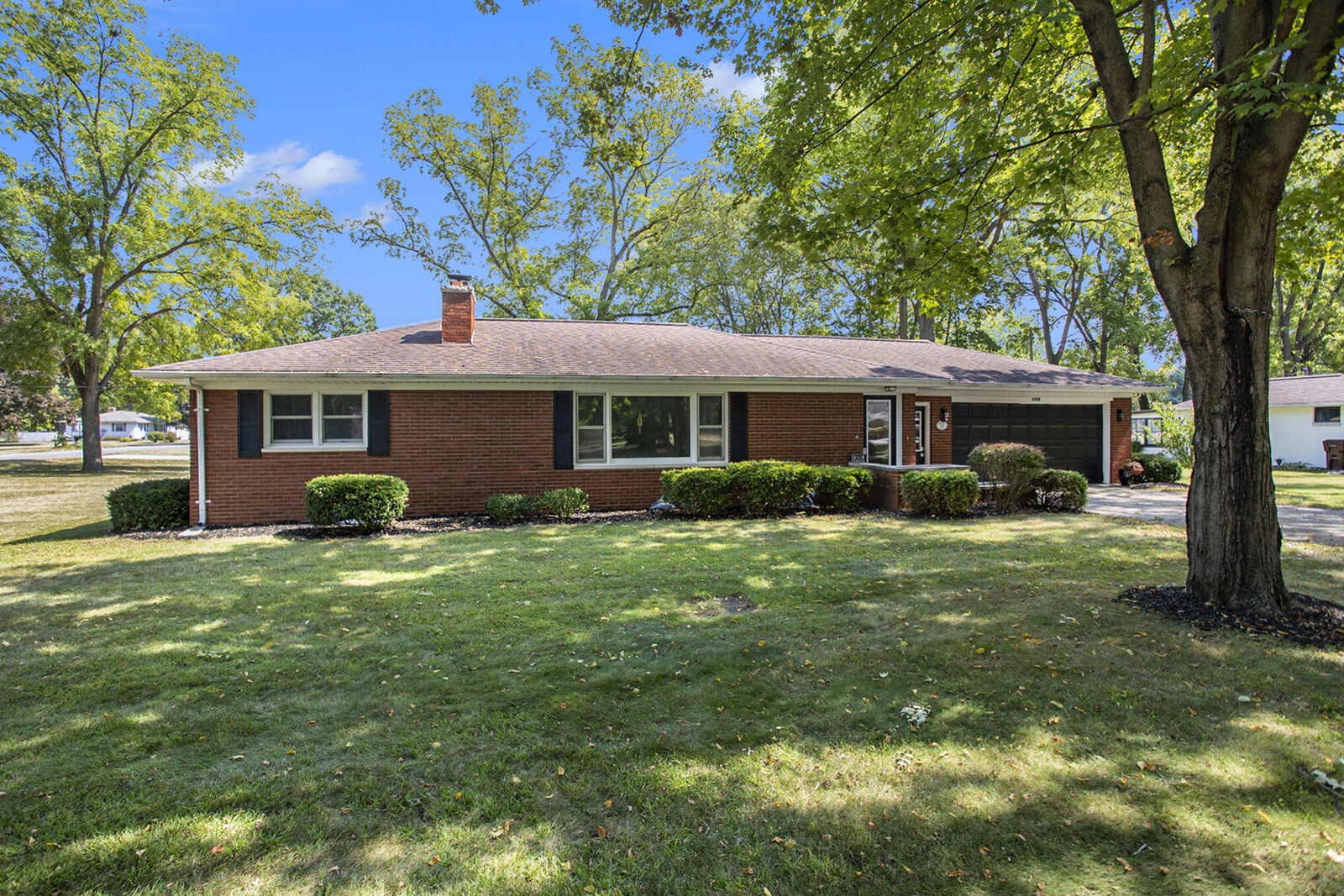 Property Photo:  636 Walnut Lane  MI 49094 