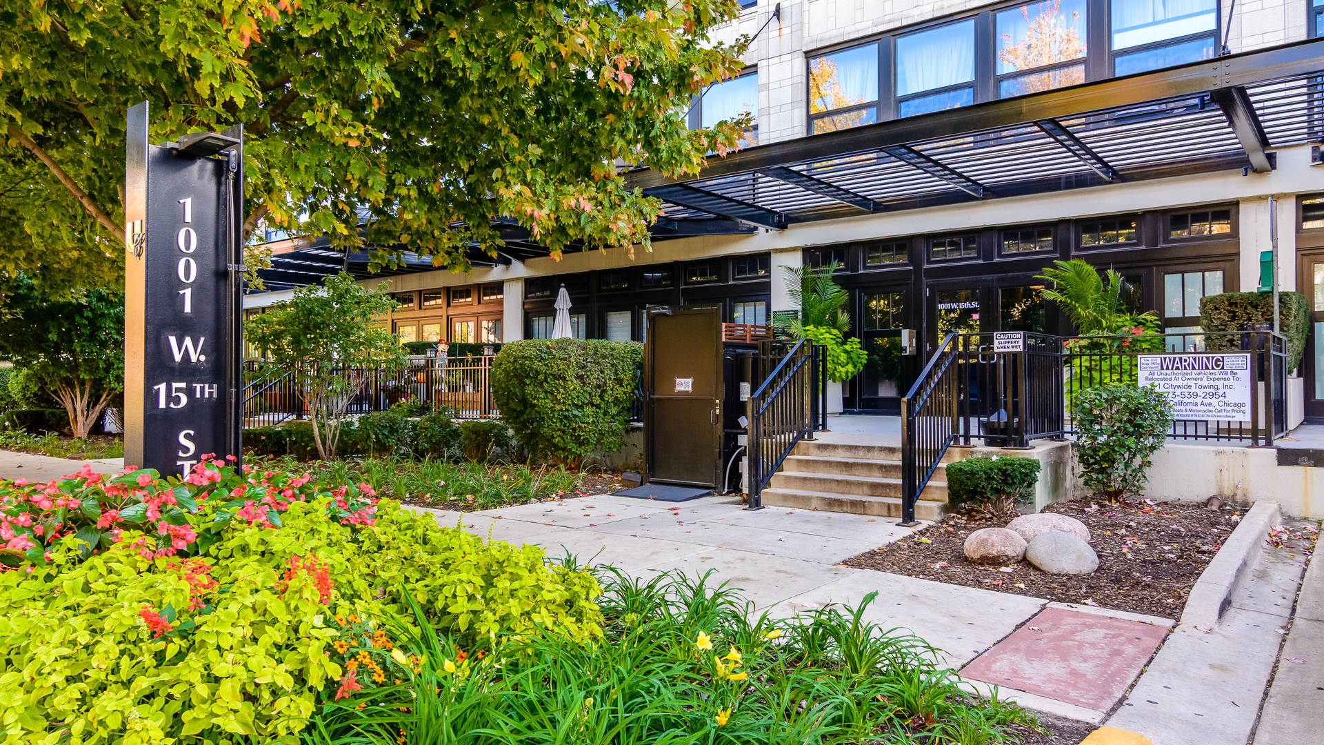 Property Photo: 1001 W 15th Street 326 IL 60608