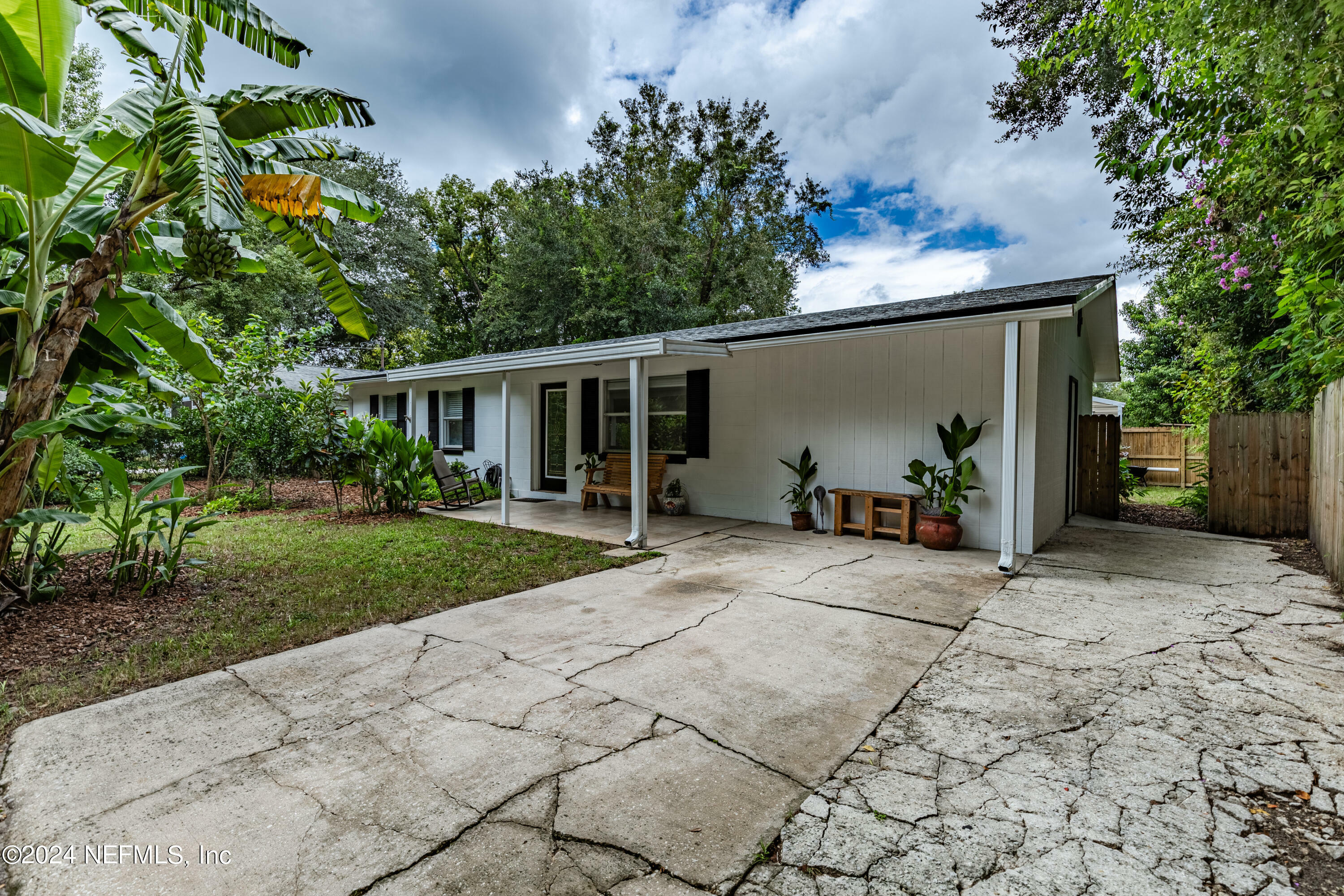 Property Photo:  1218 Green Cove Avenue  FL 32043 