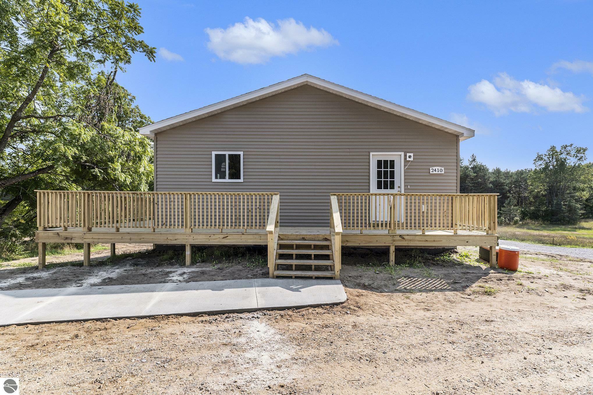 Property Photo:  2410 E 32 Road  MI 49601 