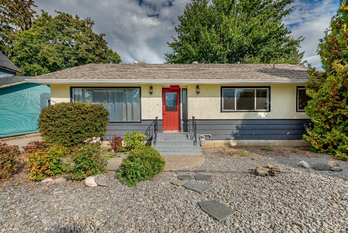 Property Photo:  309 Baird Avenue  BC V0E 1V2 