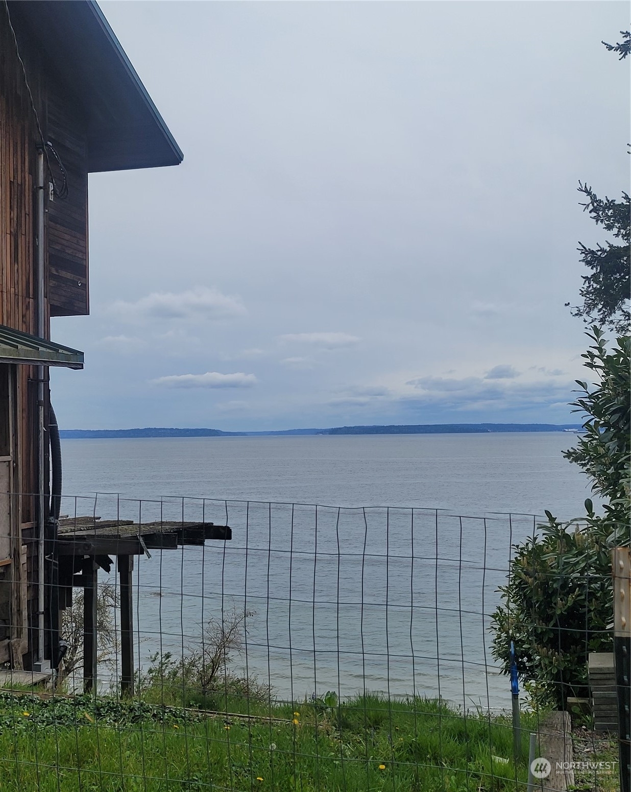 Property Photo:  2318 Perkins Lane W  WA 98199 