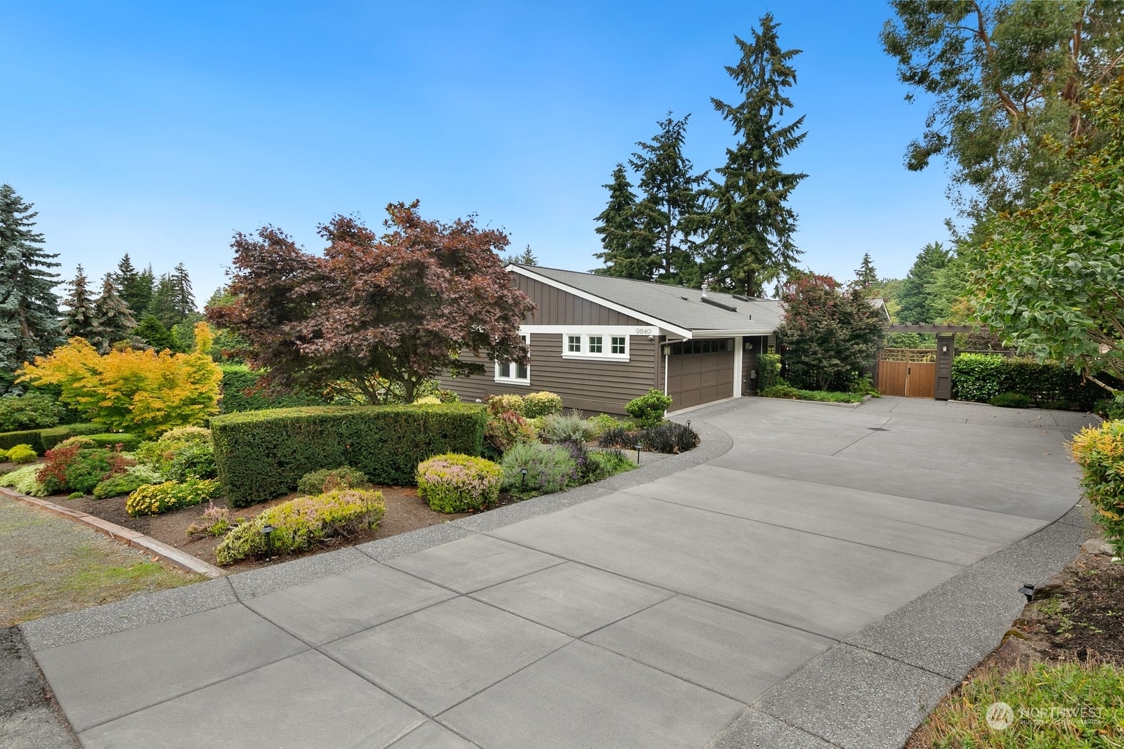 Property Photo:  9640 NE 32nd Street  WA 98004 