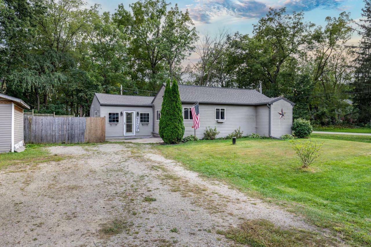 Property Photo:  1610 East Road 3  WI 53534 