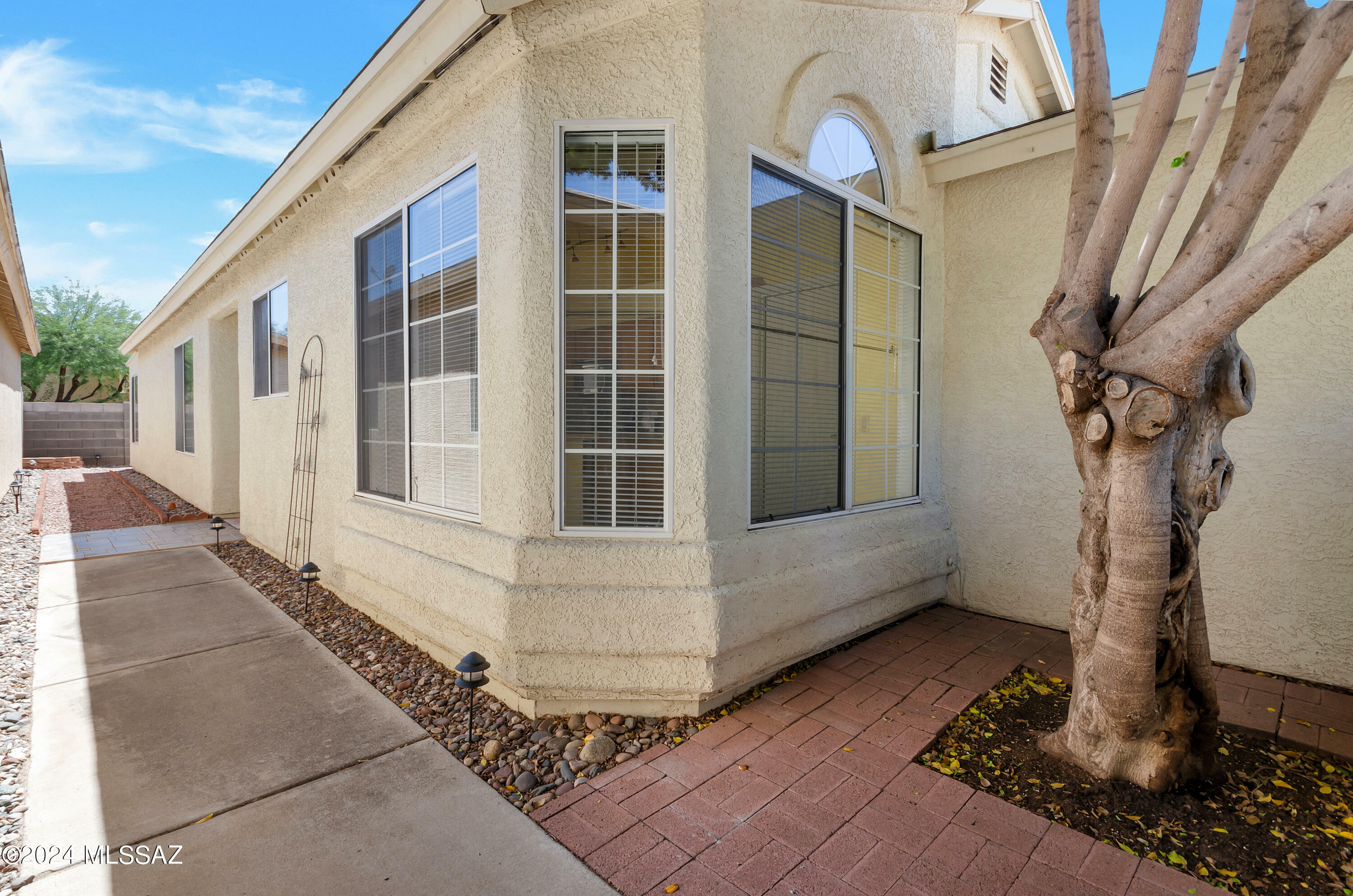 Property Photo:  8236 N Midnight Way  AZ 85741 