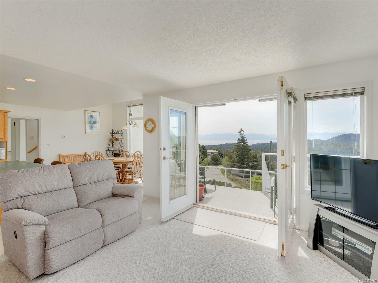 Photo de la propriété:  3509 Sunheights Dr  BC V9C 3T7 