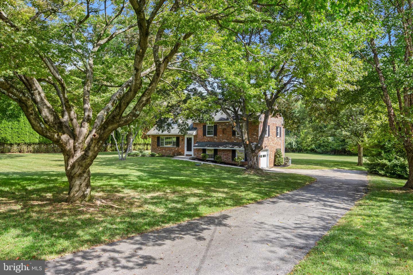 Property Photo:  20 Stonehenge Lane  PA 19355 