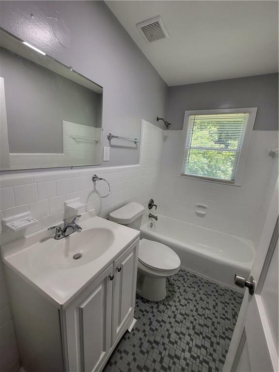 Property Photo:  172 Meador Way  GA 30315 