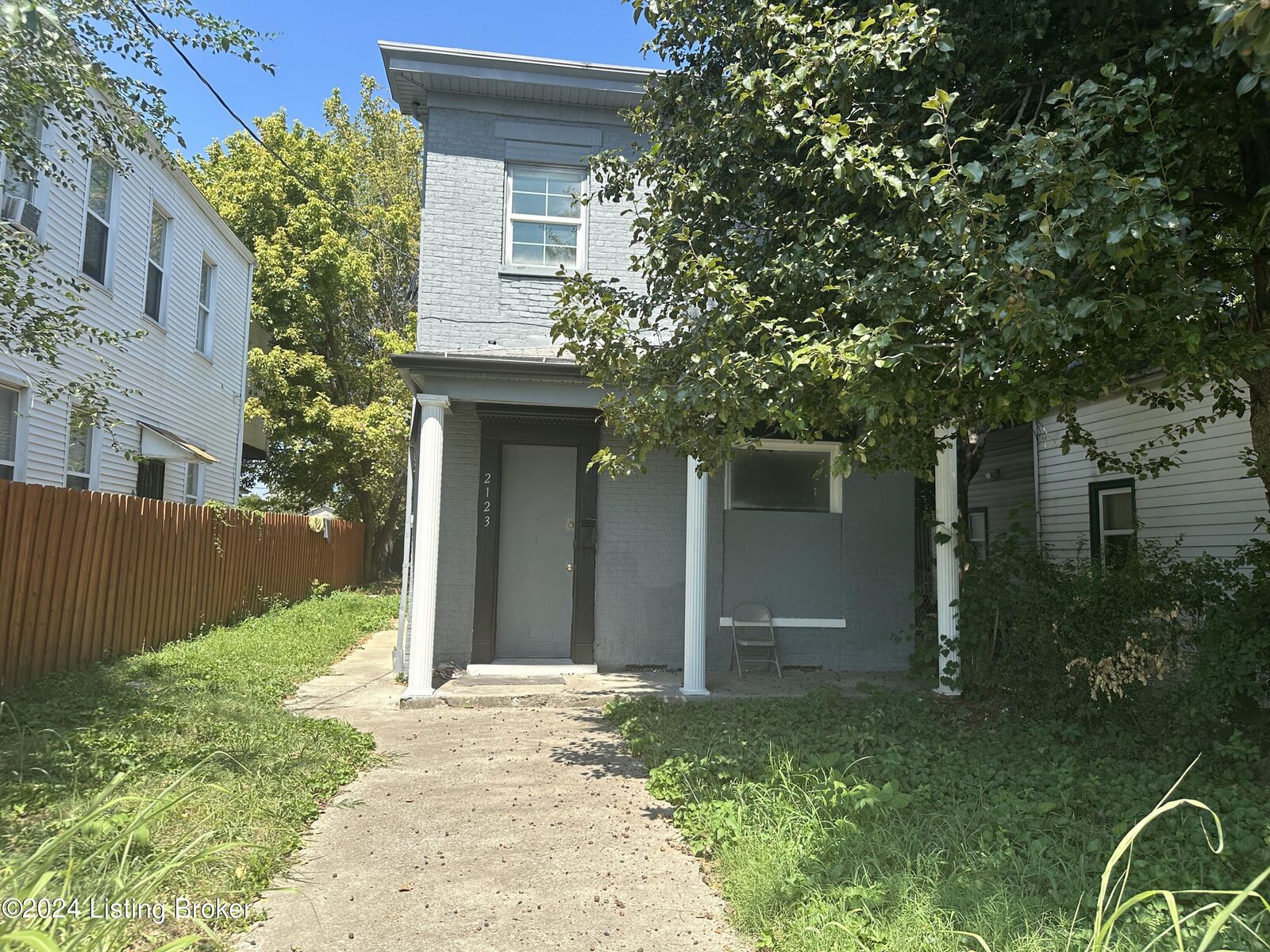 Property Photo: 2123 W Market St KY 40212