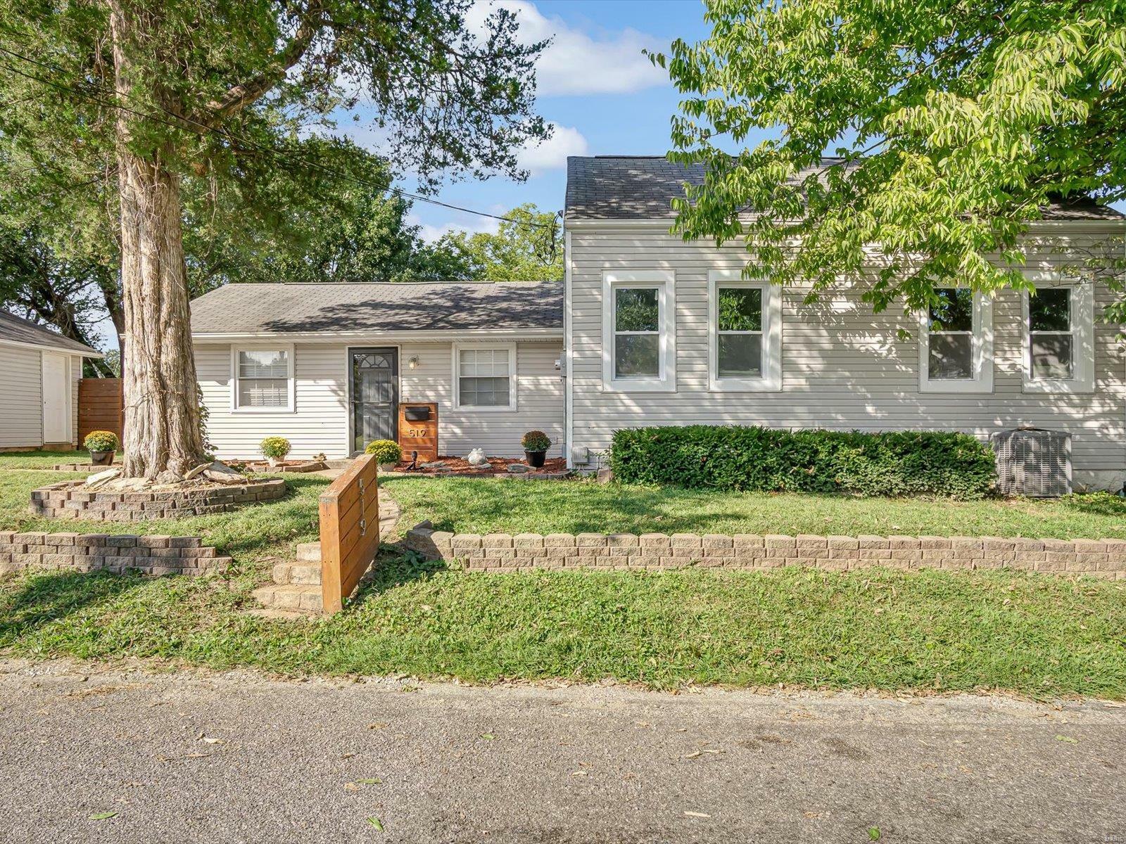 Property Photo:  519 N Kaempfe Street  IL 62236 