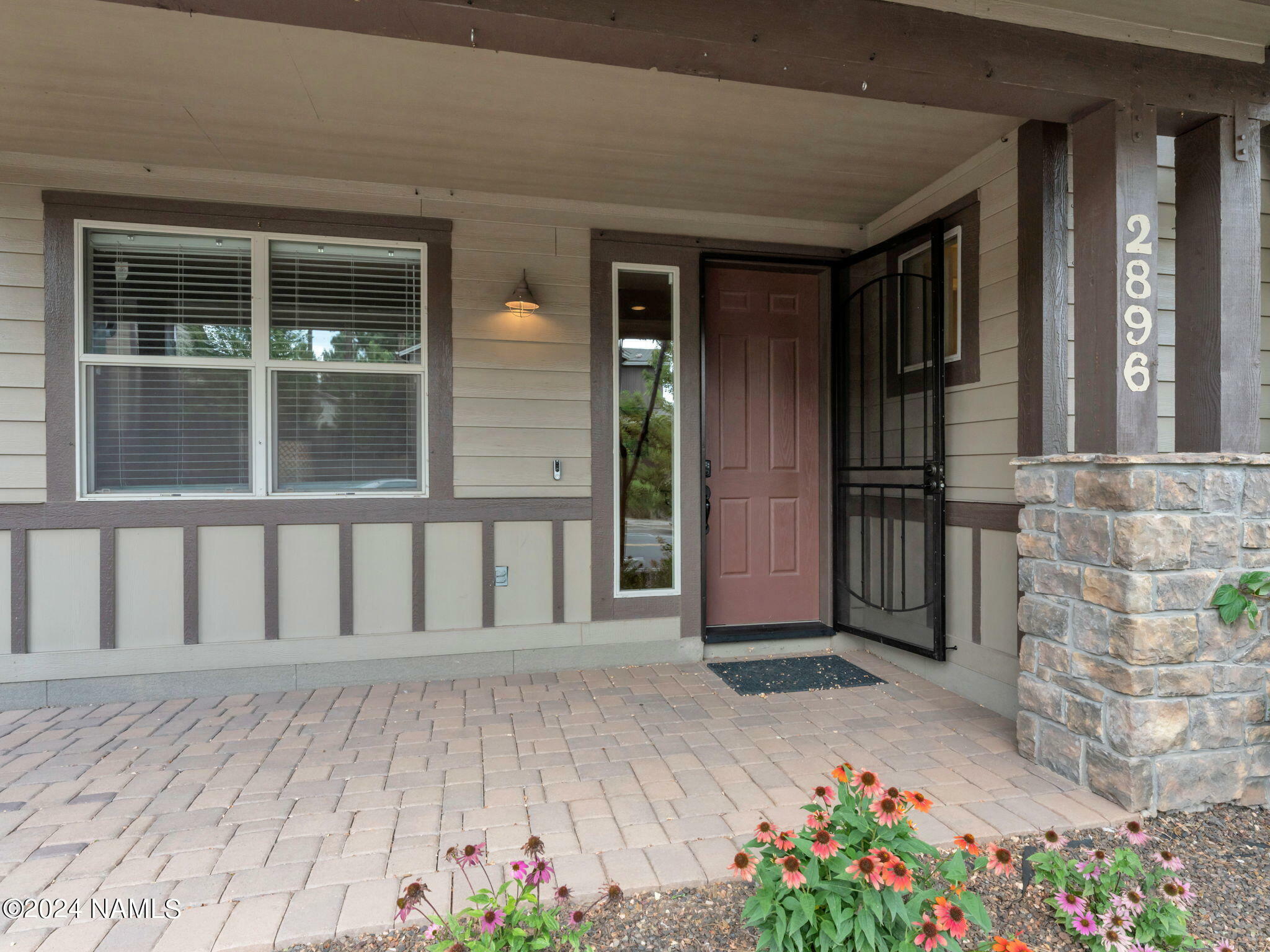 Property Photo:  2896 W Patio Del Presidio  AZ 86001 