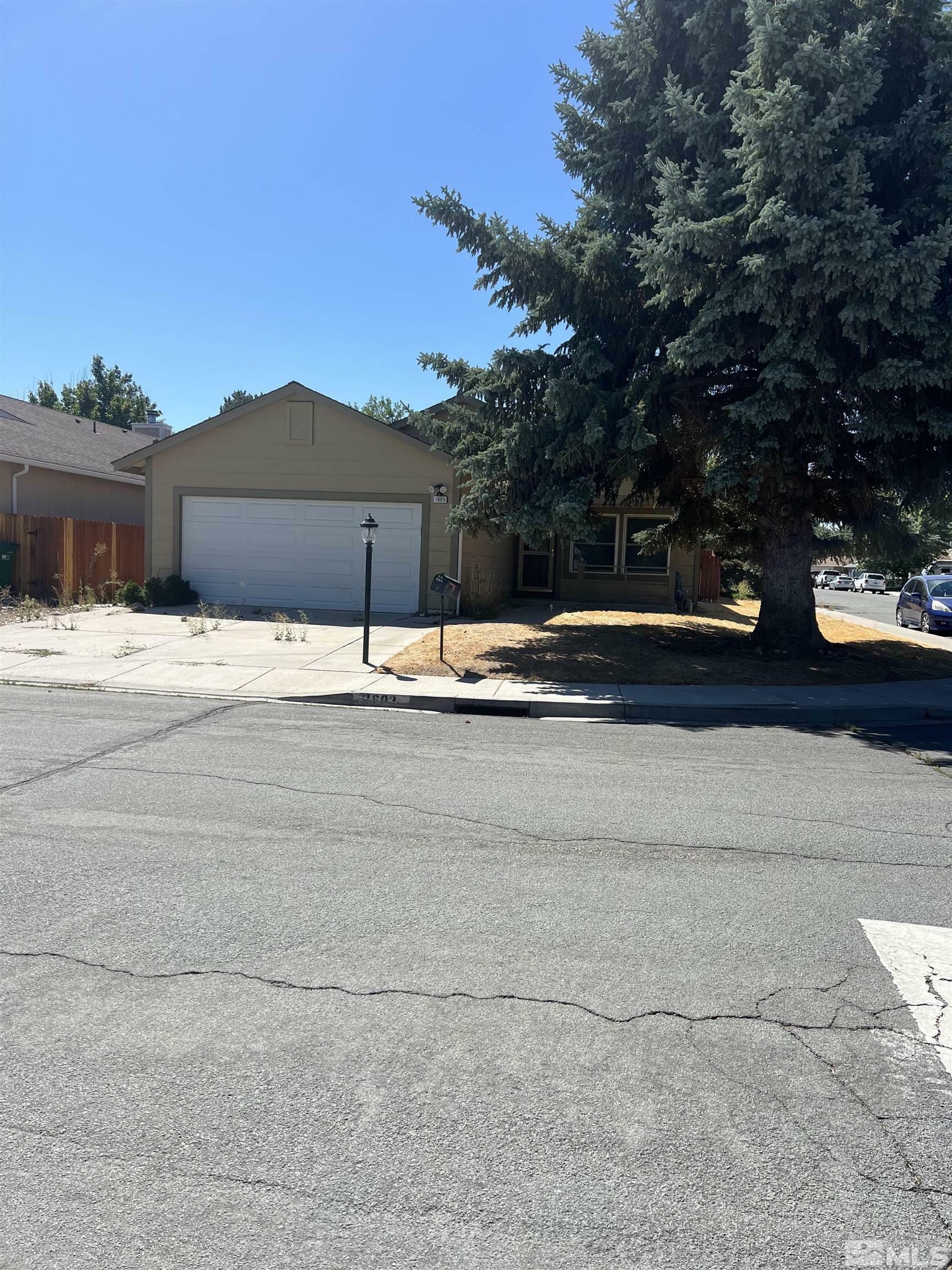 Property Photo:  1603 Maple Creek Ln  NV 89701 