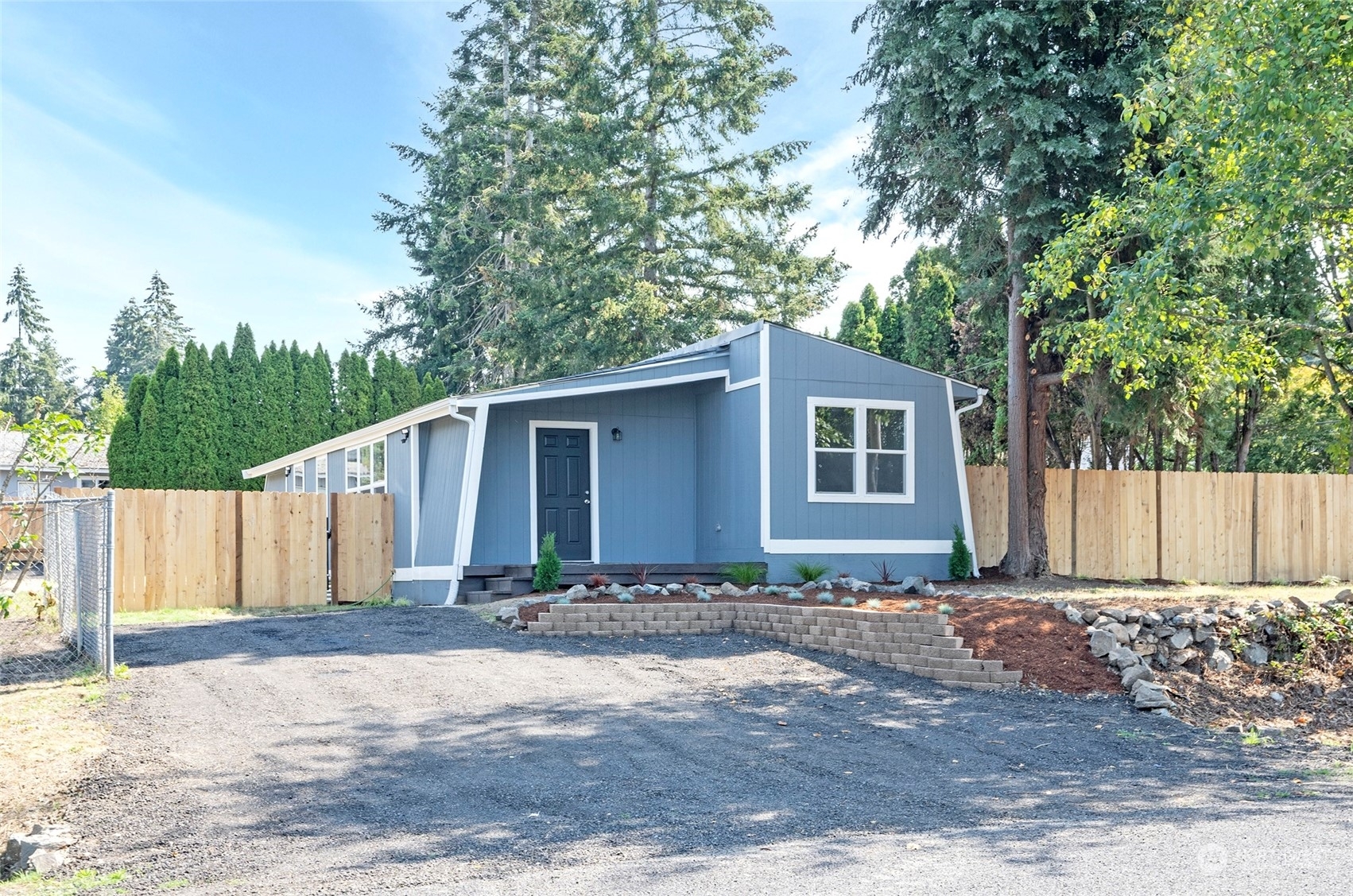 Property Photo:  15919 84th Avenue E  WA 98375 