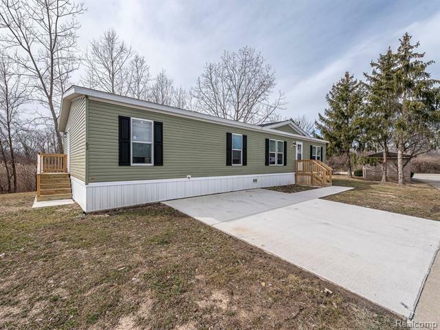 33151 Fort Road, Lot #62  Rockwood MI 48173 photo