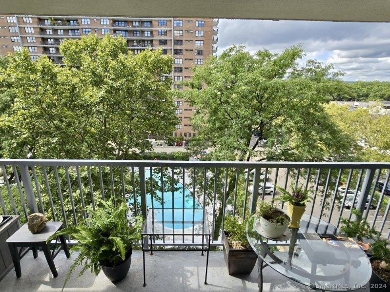 Property Photo:  100 York Street 7A  CT 06511 