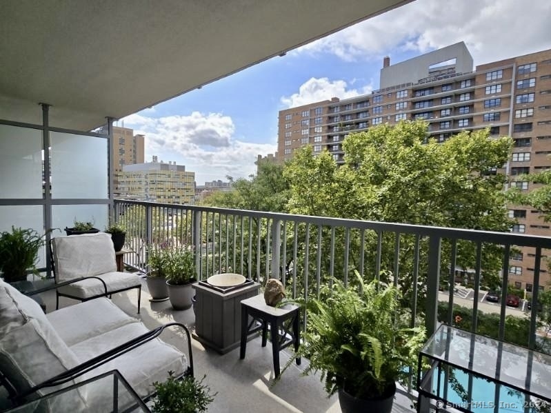 Property Photo: 100 York Street 7A CT 06511