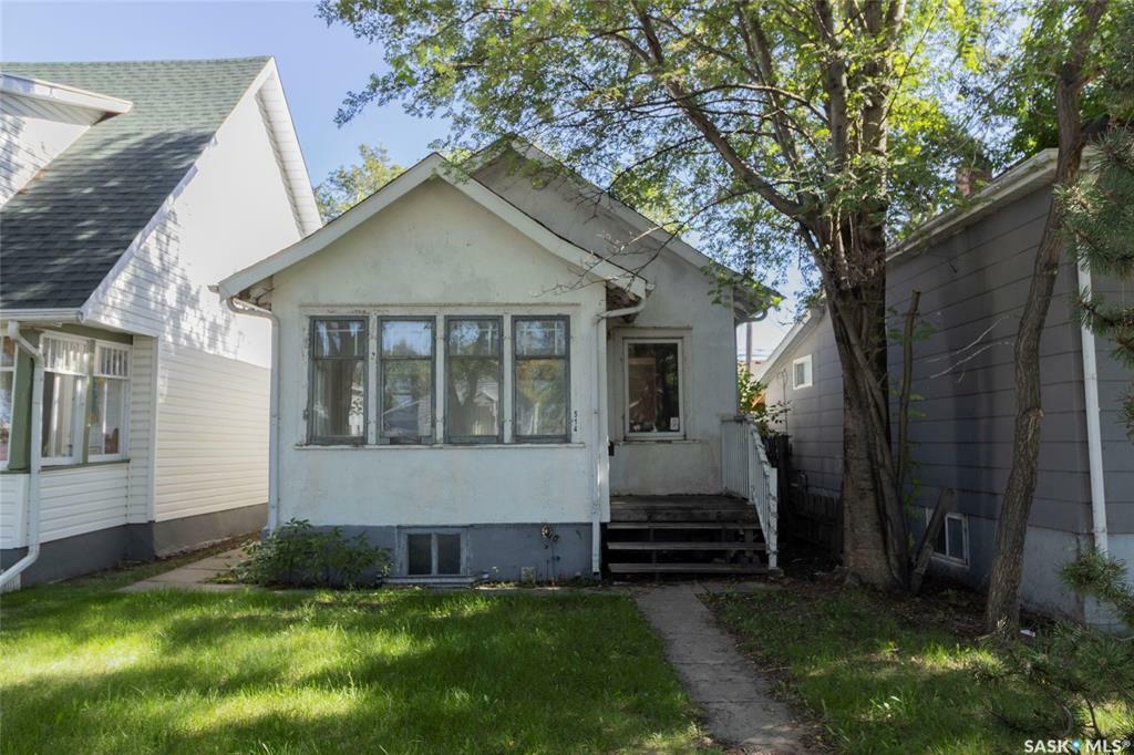 Property Photo:  514 I Avenue N  SK S7L 2G8 