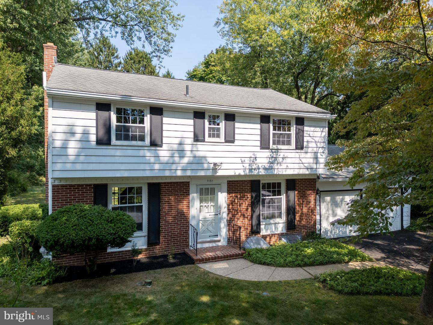 Property Photo:  1131 Windsor Drive  PA 19380 