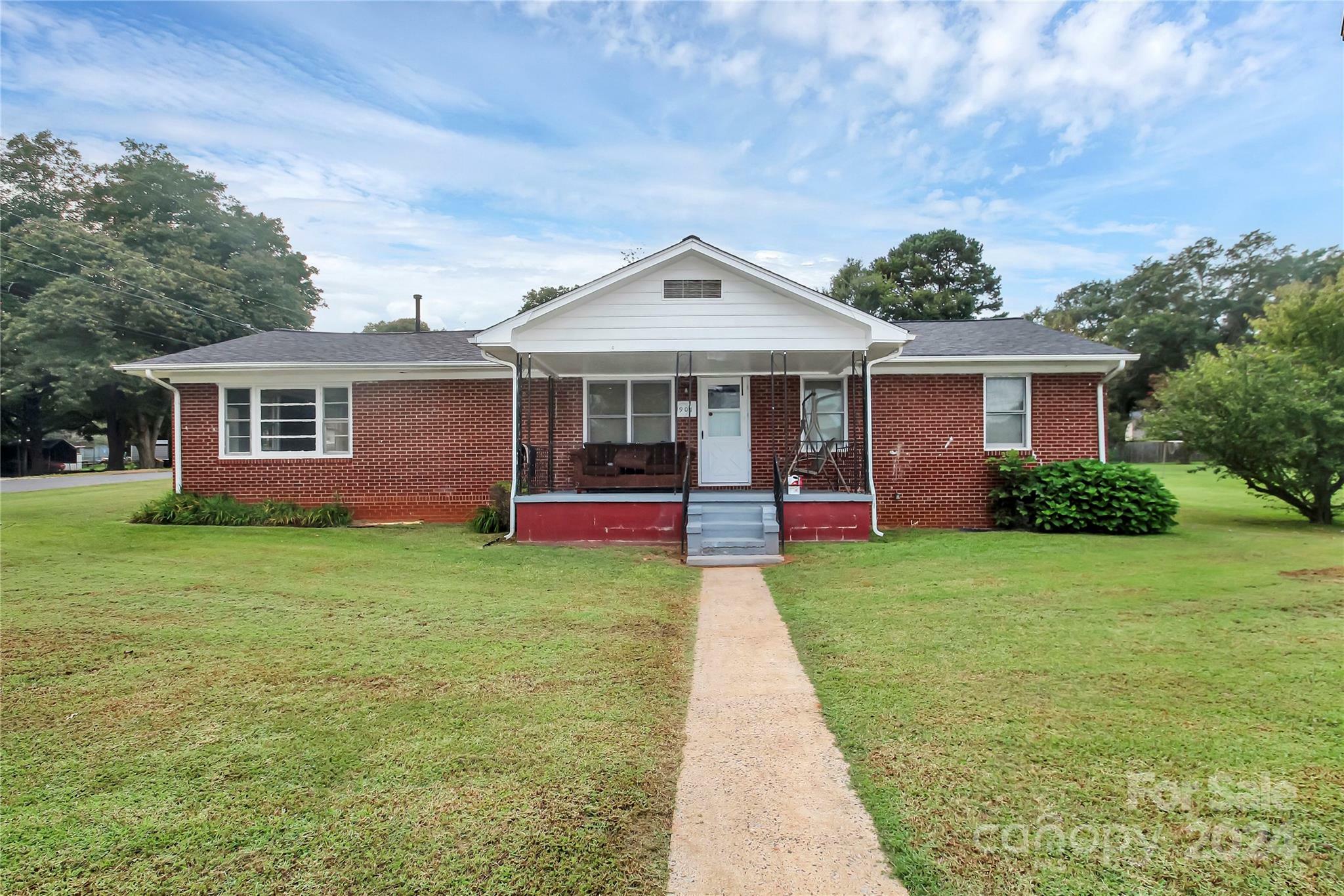 Property Photo:  901 2nd Street  NC 28086 