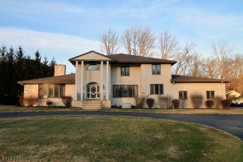 Property Photo:  251 Bee Meadow Pkwy  NJ 07981 