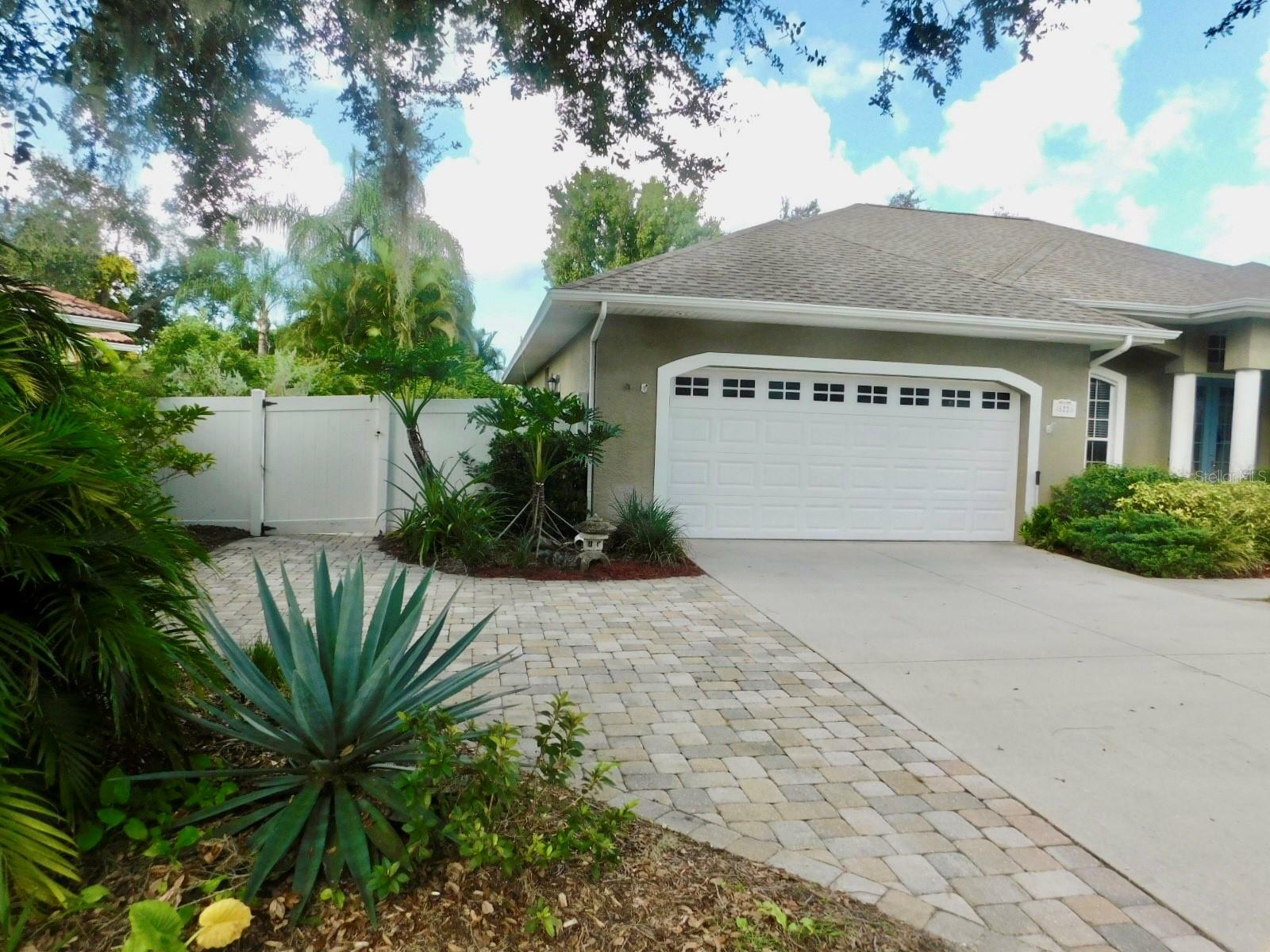 Property Photo:  522 Pine Ranch East Road  FL 34229 