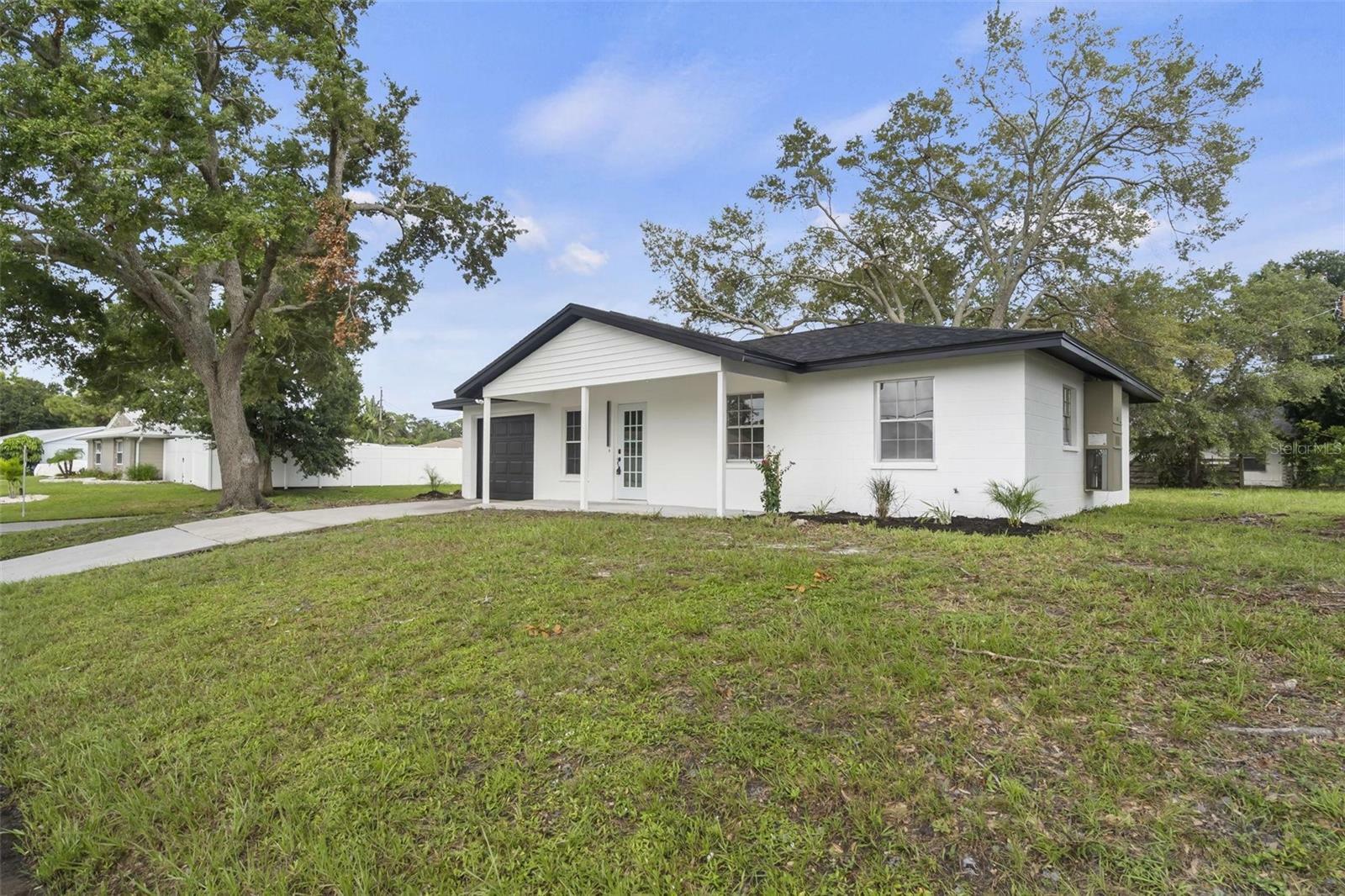 Property Photo:  4001 Westminster Drive  FL 34241 