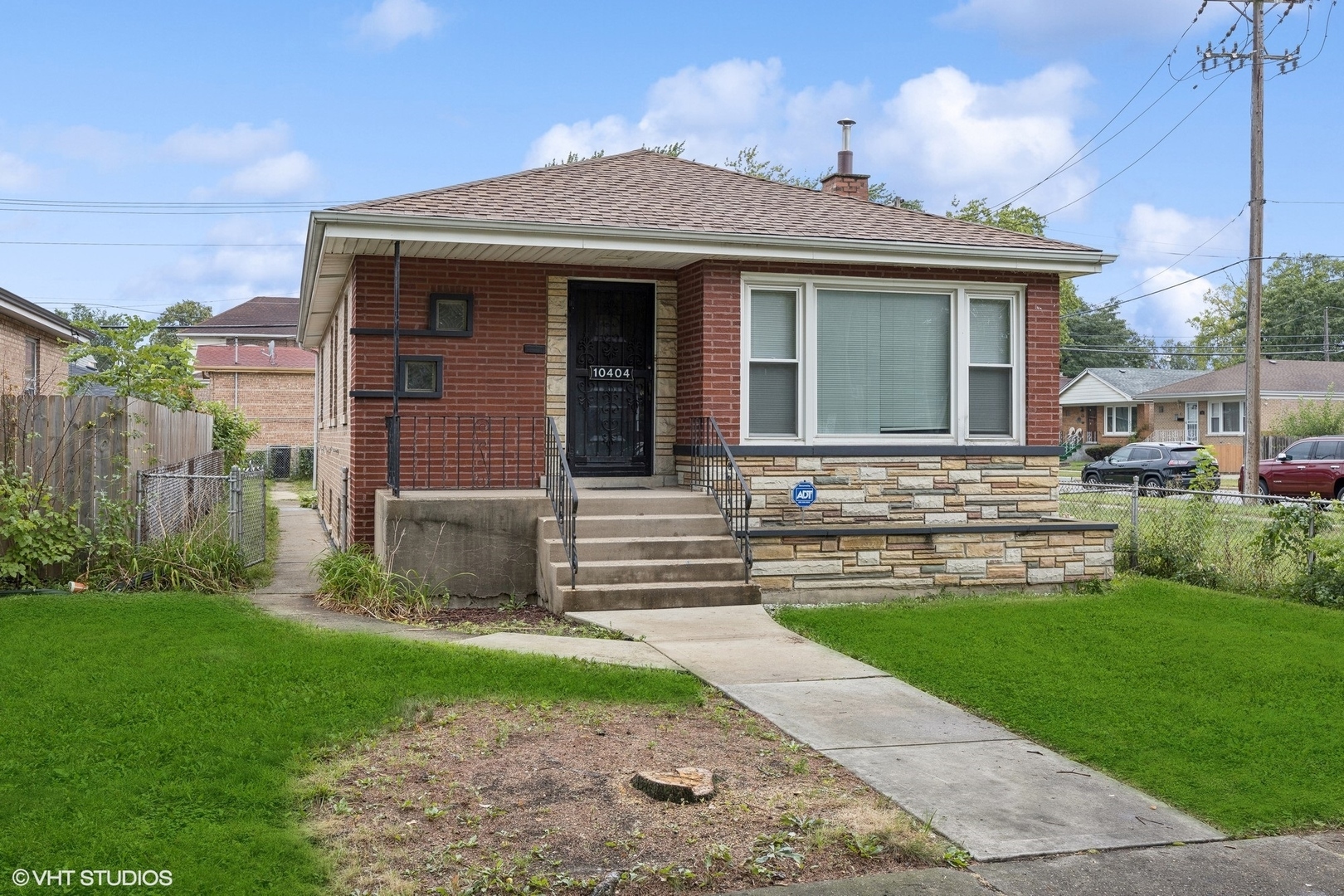 Property Photo:  10404 S Corliss Avenue  IL 60628 