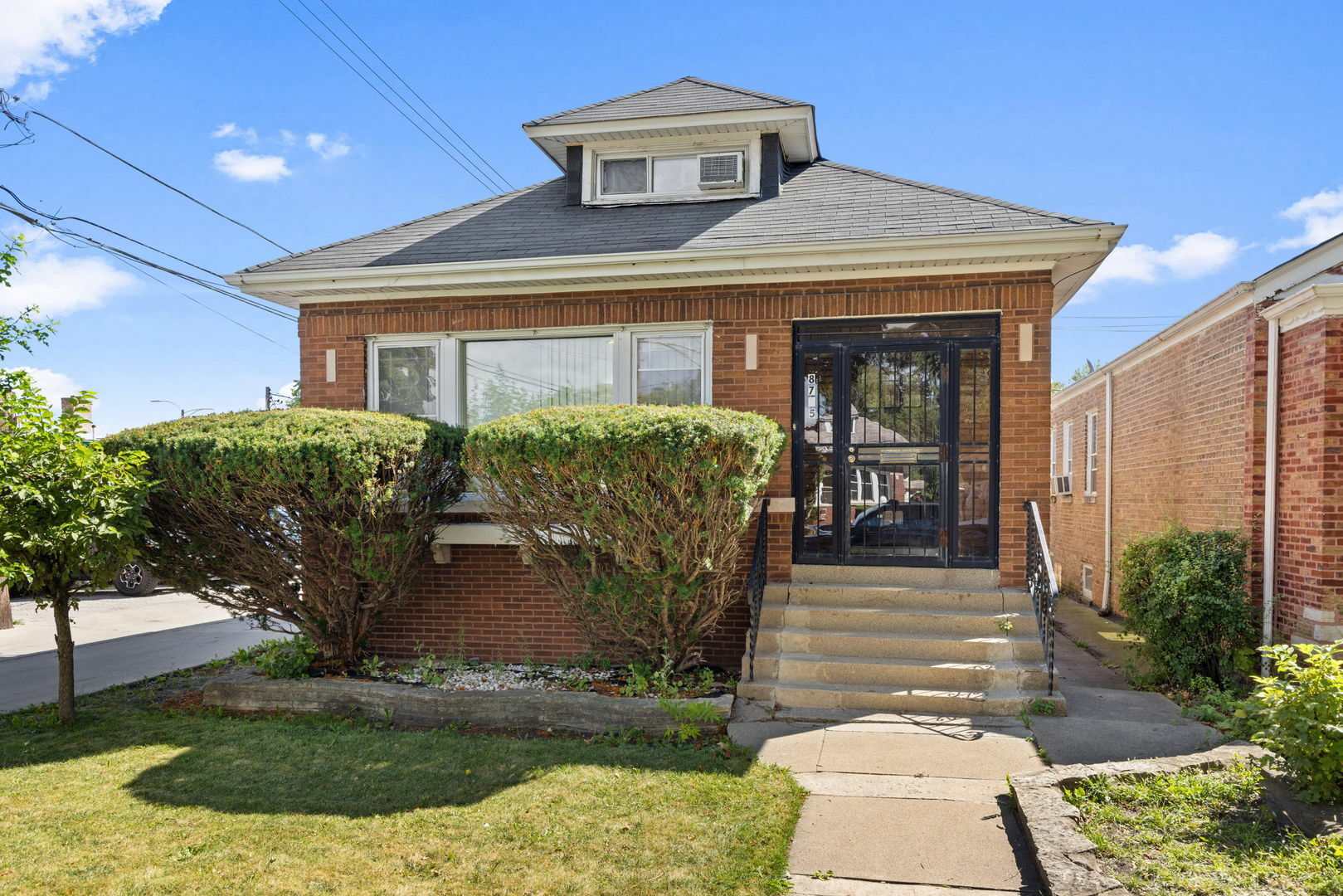 Property Photo:  8715 S Euclid Avenue  IL 60617 