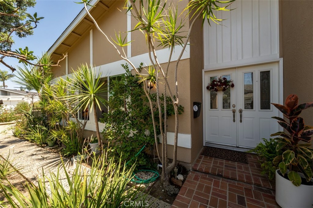 Property Photo:  20392 Mooncrest Circle  CA 92646 