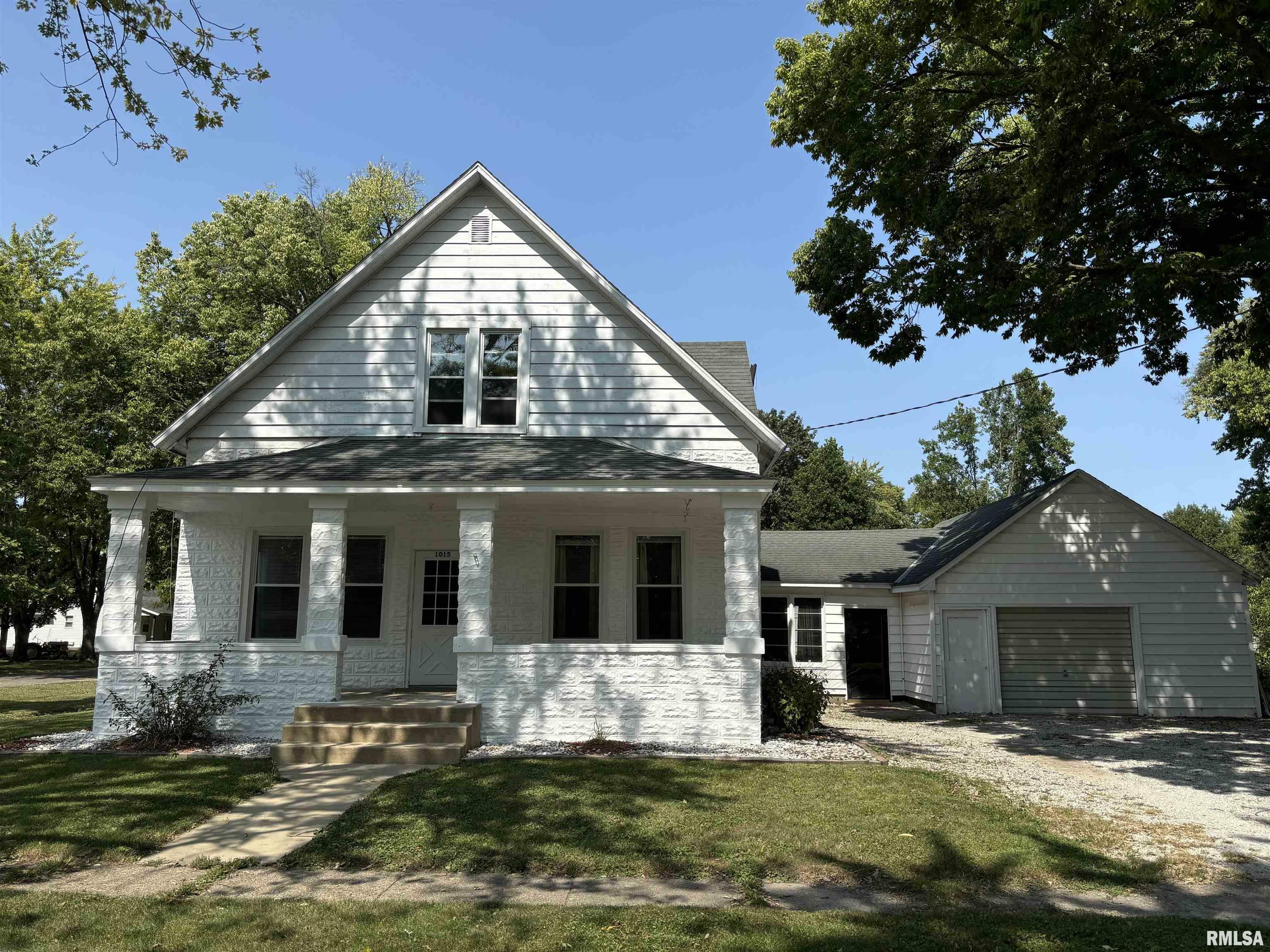 Property Photo:  1015 2nd Street  IL 61537 